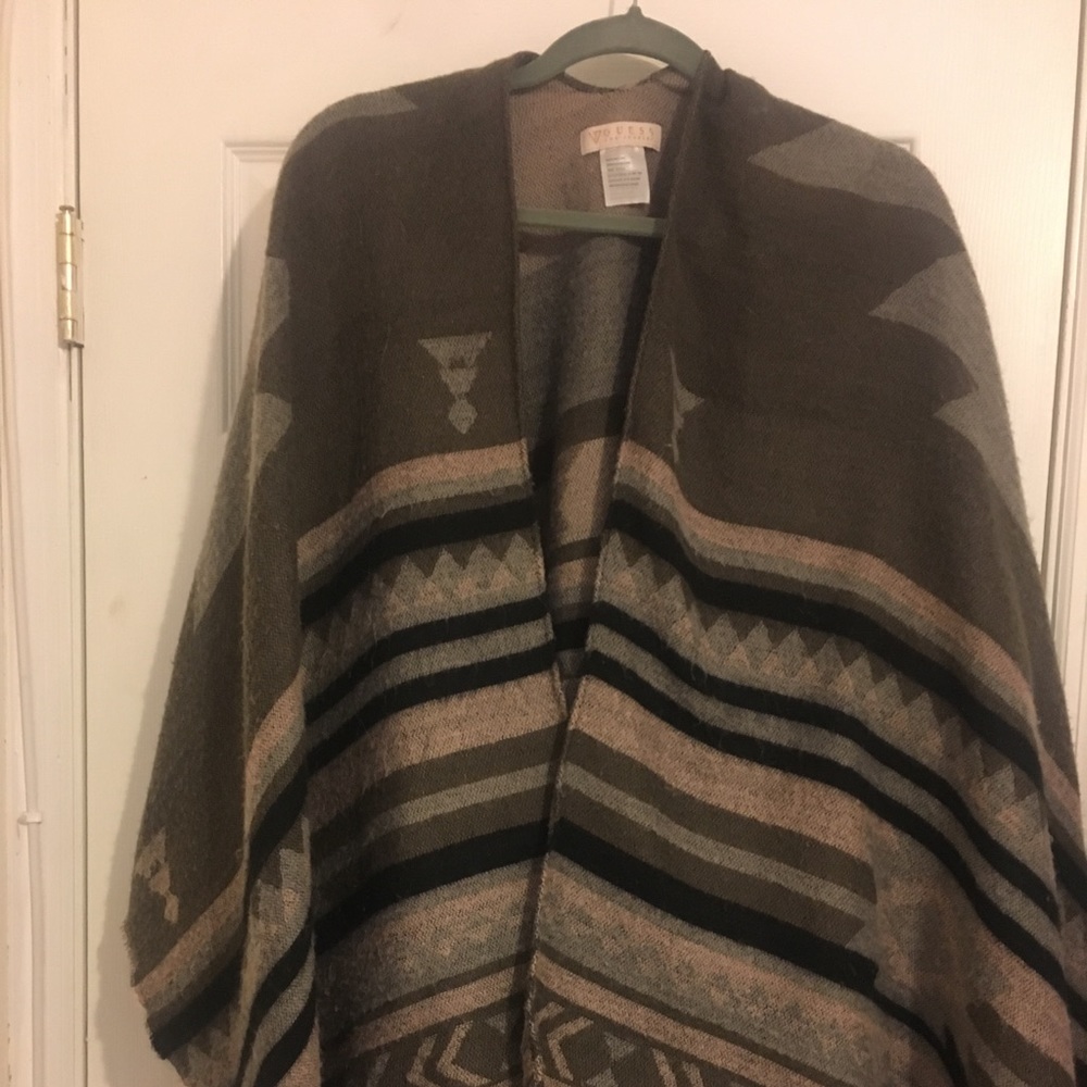 SOLD ELSEWHERE :) Guess sleeveless poncho